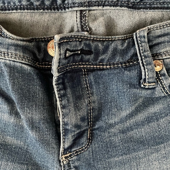 Seven 7 shorts size 12. Zipper/button closure - Picture 6 of 6